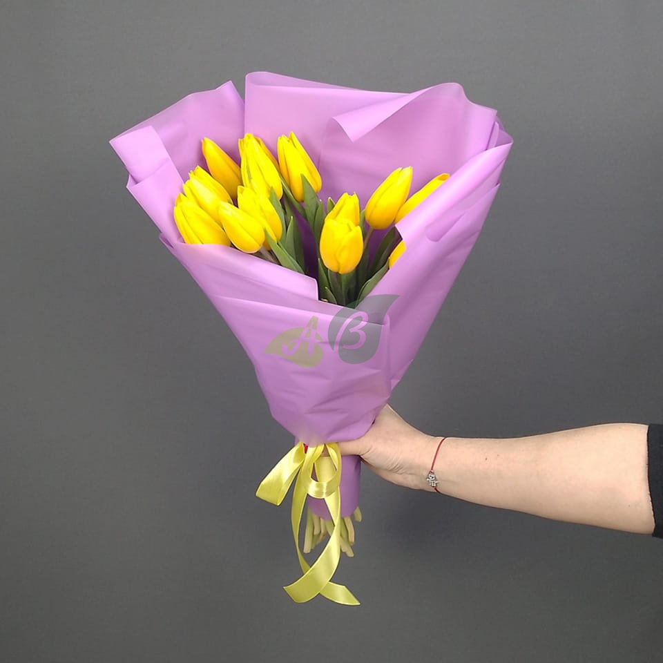 Букет желтых тюльпанов Брызги янтаря